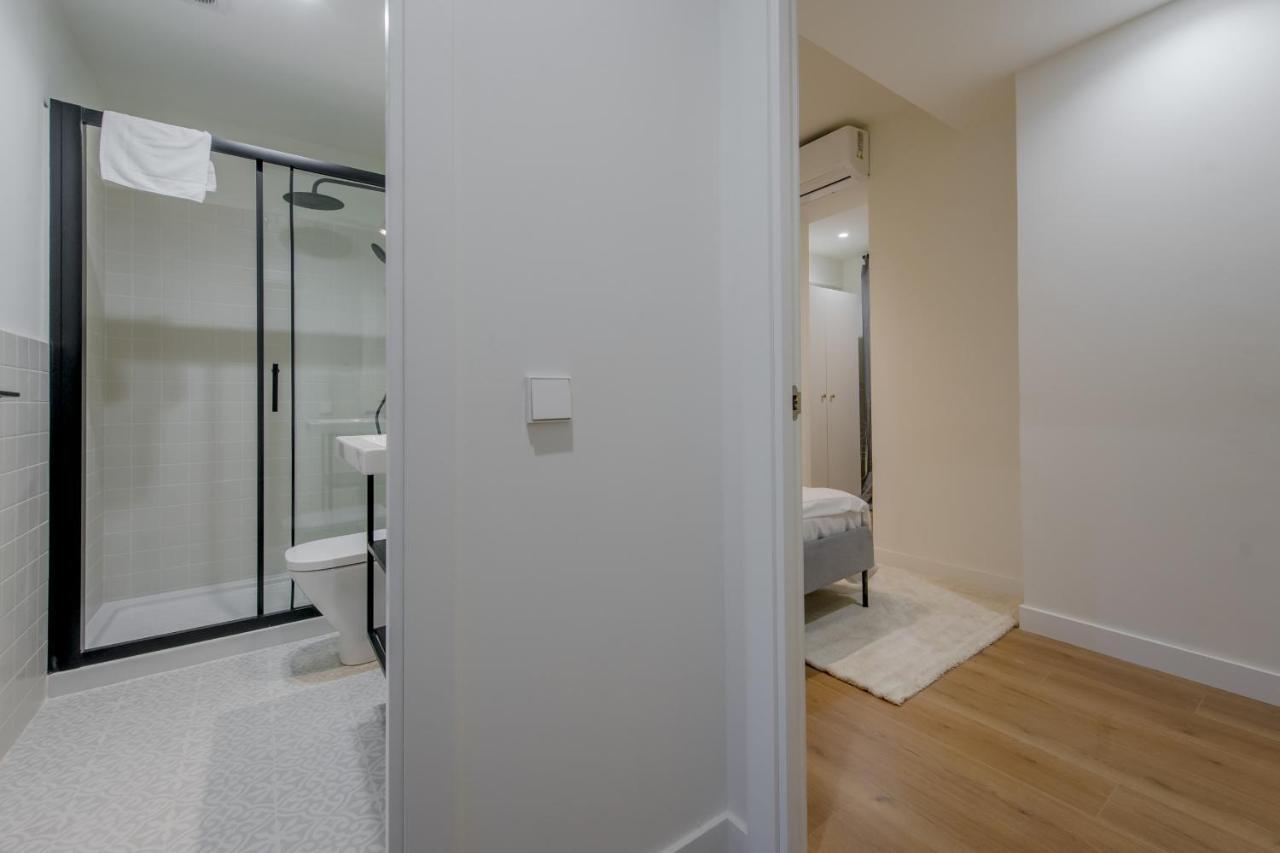 马德里Modern Apt & Cool Interior Design En El Retiro公寓 外观 照片